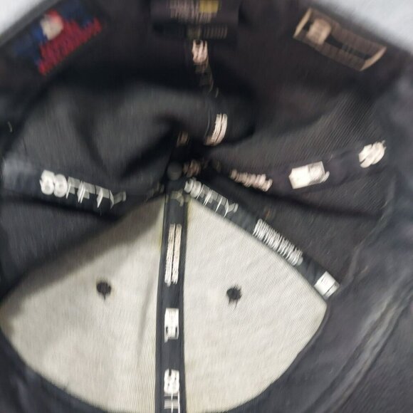 New Era NY Yankees Men's Fitted Cap - All Black (59FIFTY) Size 8 Embroidered - Picture 13 of 16